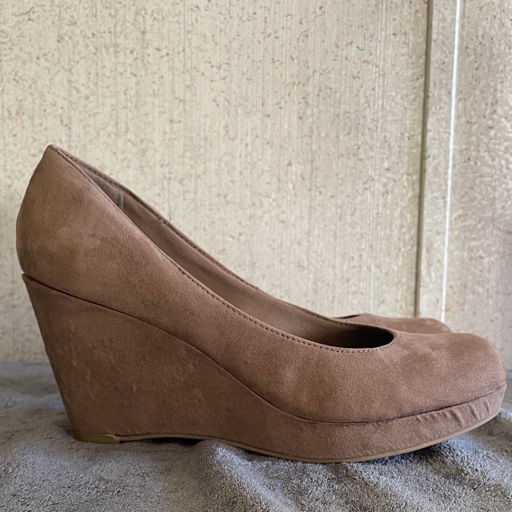 It's OK Wedge Pumps